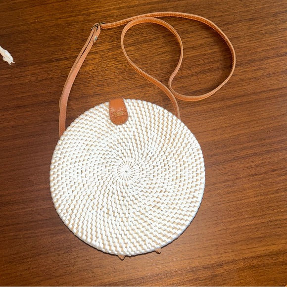 White Rattan Round Bag - Picture 2 of 5